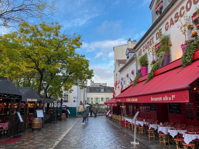 下町情緒あふれるテルトル広場